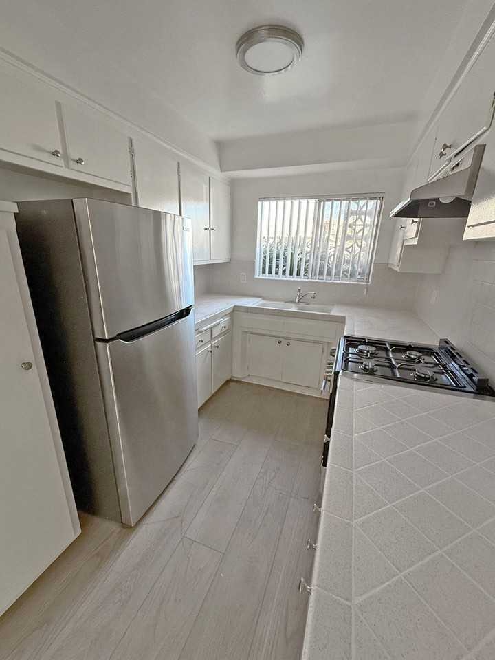 3620 W 139th - Photo 3 of 37