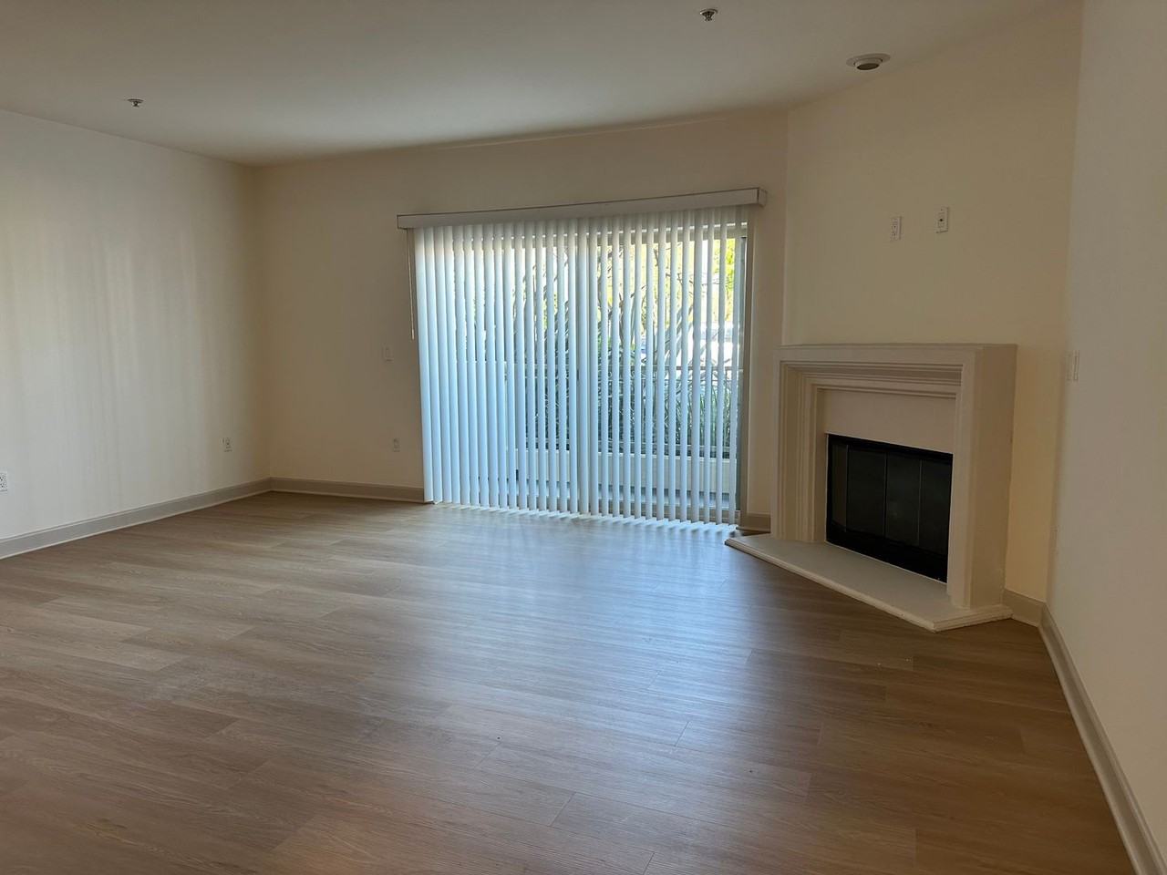 Vista Del Sol - Burbank - Photo 5 of 41