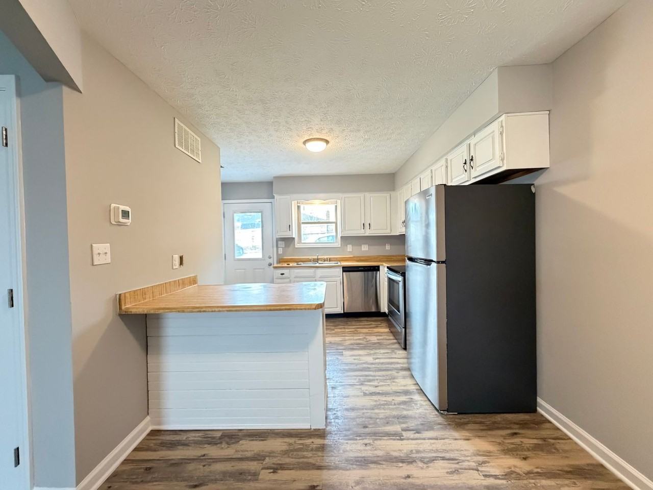 424 Garden City Dr. - Photo 5 of 12