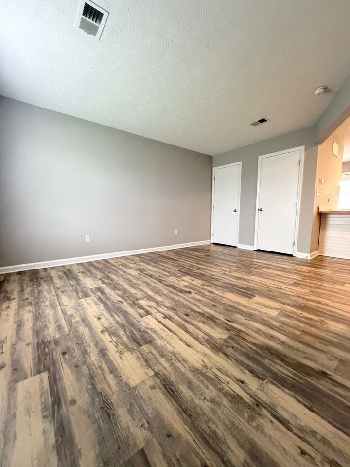 424 Garden City Dr. - Photo 7 of 12