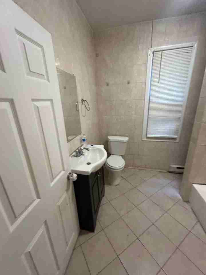 5217 Chester Ave - Photo 4 of 7