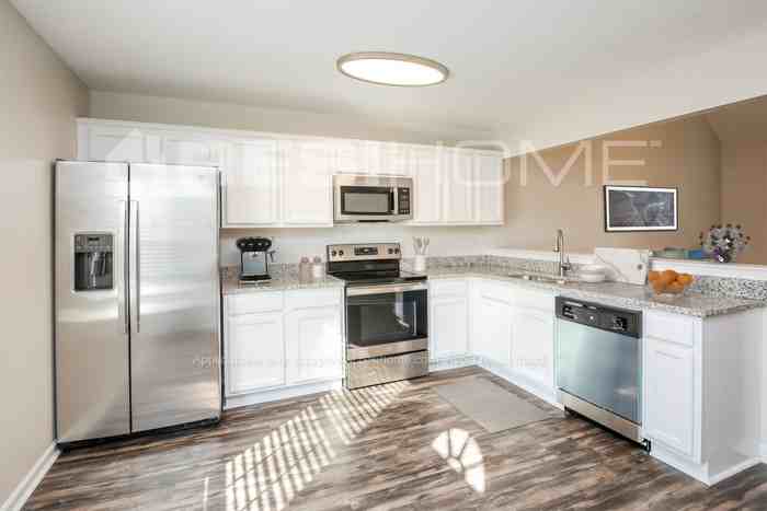 12 Middleton Ct - Photo 2 of 17