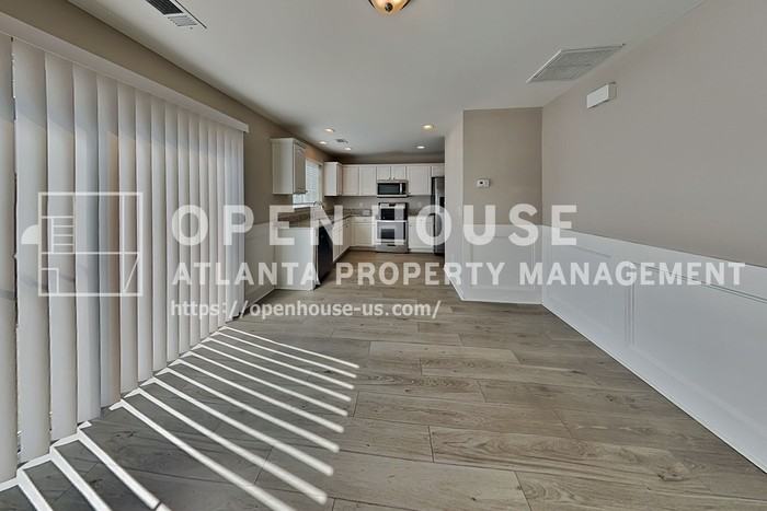 324 Hiawassee Dr - Photo 4 of 20