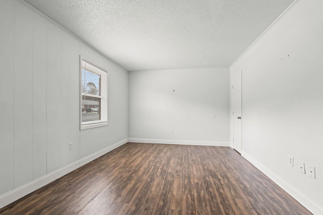 Lexington Park Apartments - Photo 5 of 27