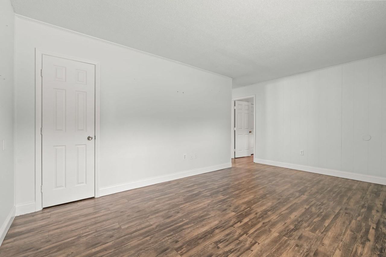 Lexington Park Apartments - Photo 6 of 27