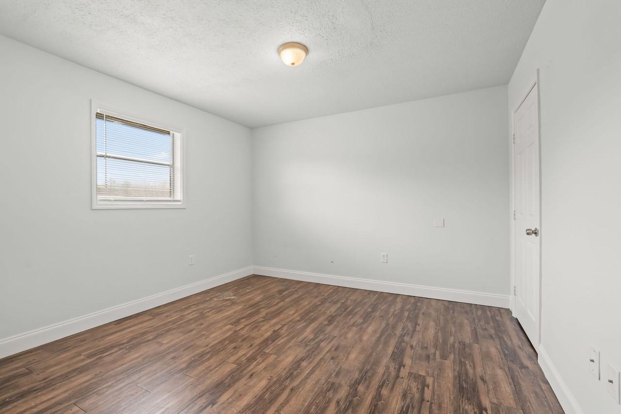 Lexington Park Apartments - Photo 7 of 27