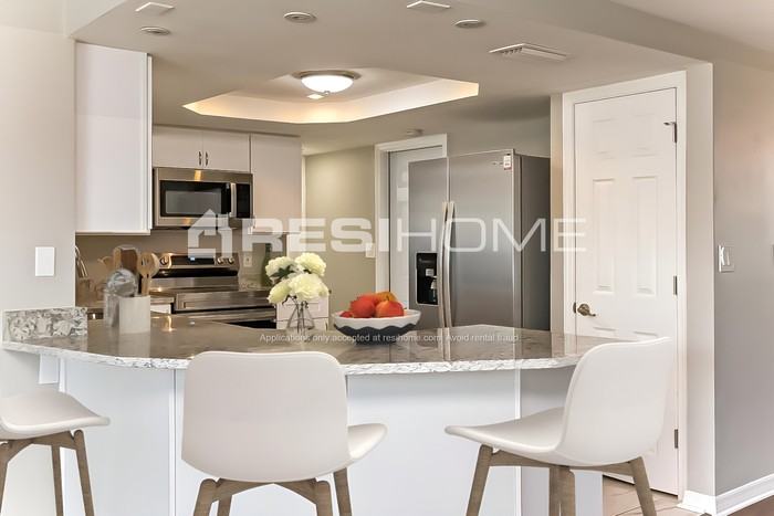 7230 Lincoln Park Ln - Photo 3 of 18