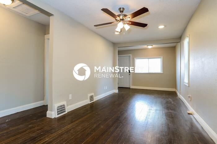 7600 Washington St - Photo 6 of 17