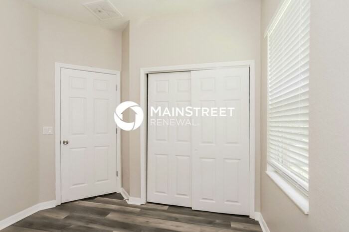 7836 Evinrude Ave - Photo 7 of 16