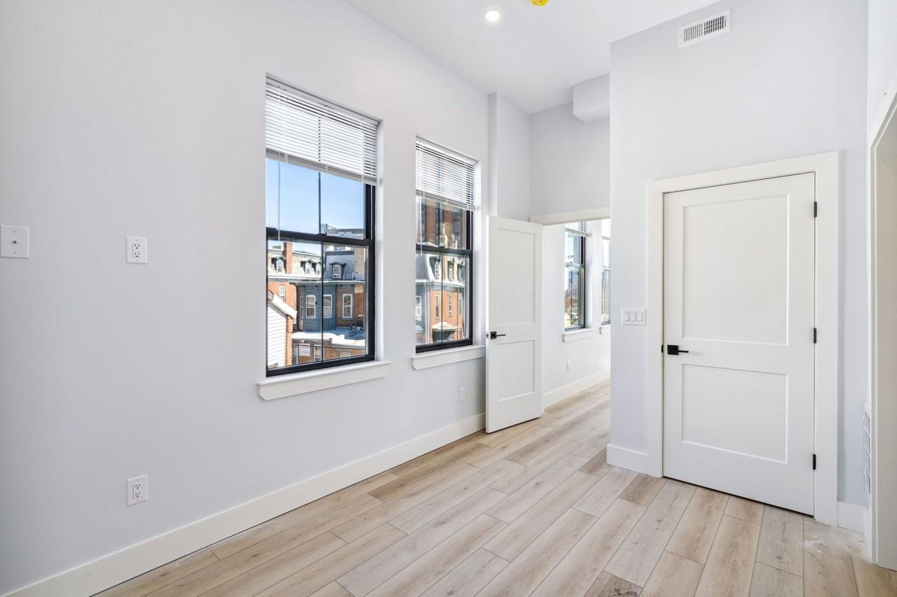Serpentine Apartments: Newly Renovated in the Heart of Drexel - Photo 6 of 50