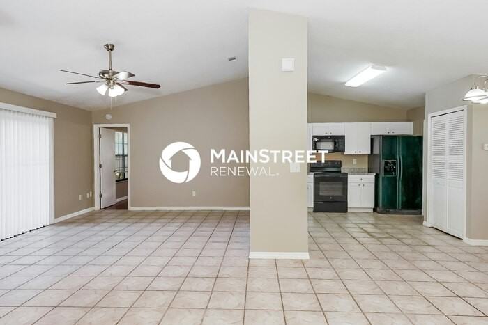 4303 Ponds Dr - Photo 6 of 16