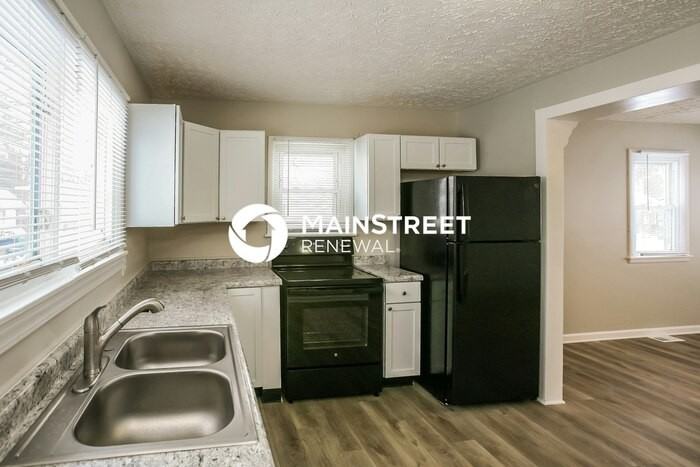 528 S Bosart Ave - Photo 7 of 16