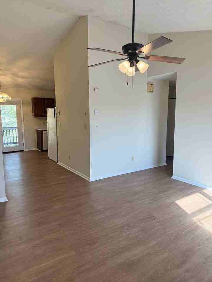 260 Adams Ln - Photo 6 of 24