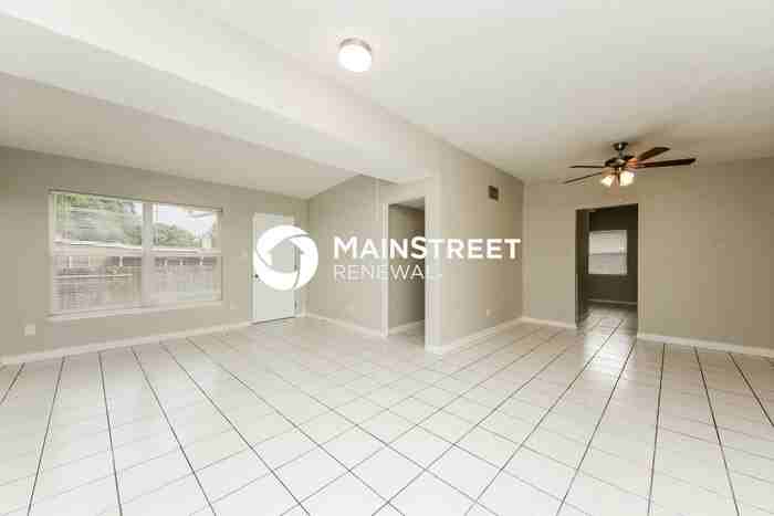 4300 Devonshire Ln - Photo 4 of 17