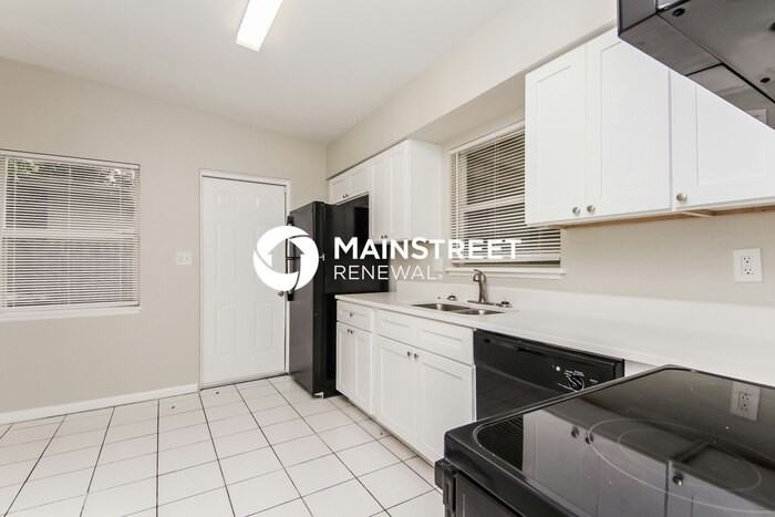 4300 Devonshire Ln - Photo 6 of 17