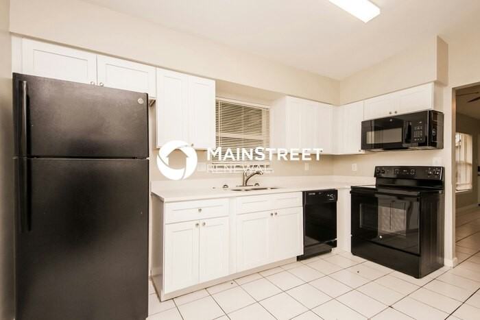 4300 Devonshire Ln - Photo 7 of 17