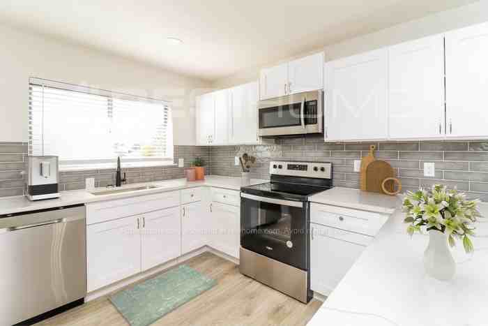 7430 Elderberry Ln - Photo 2 of 18