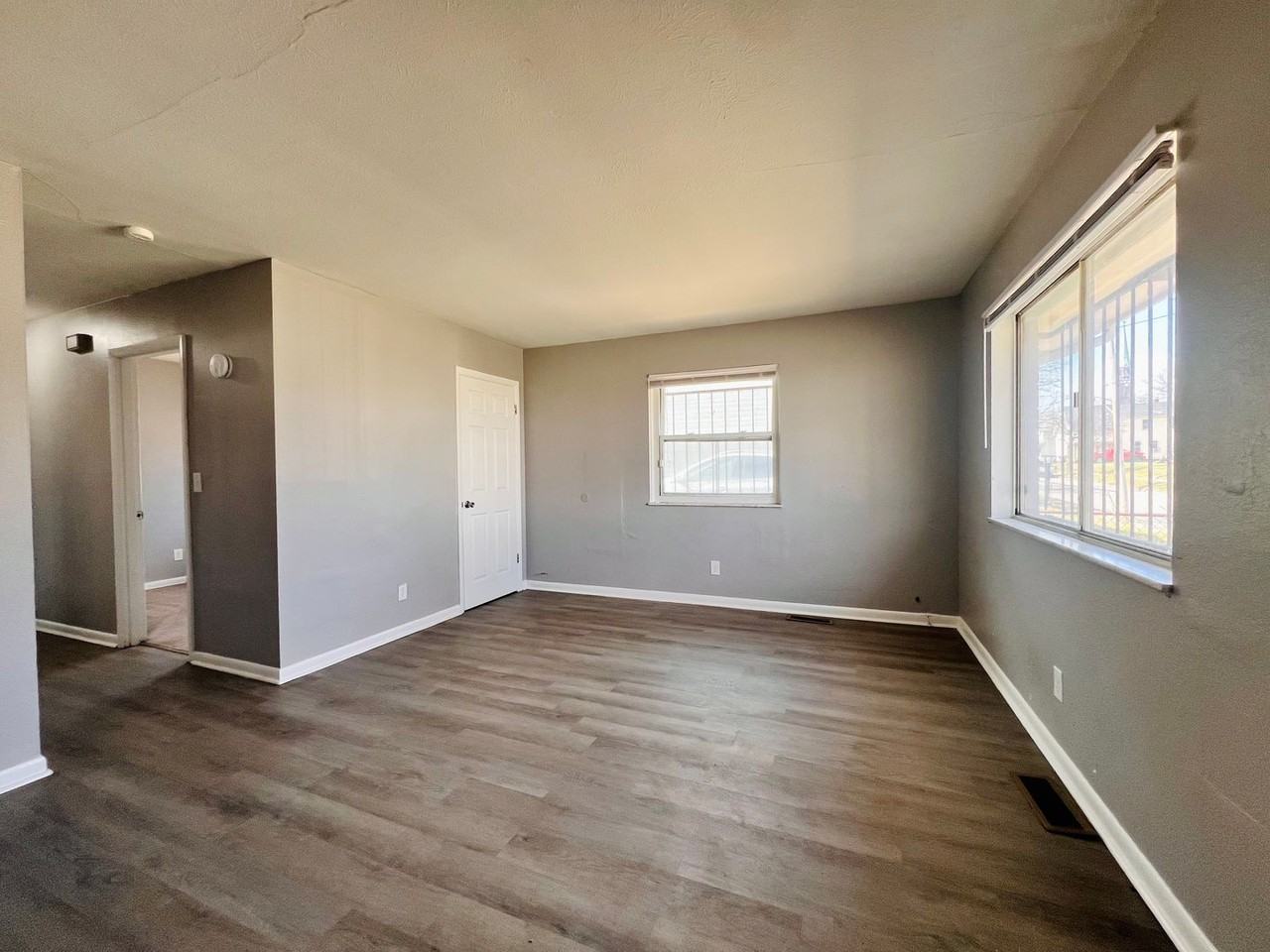 1217 Tecumseh St - Photo 4 of 14