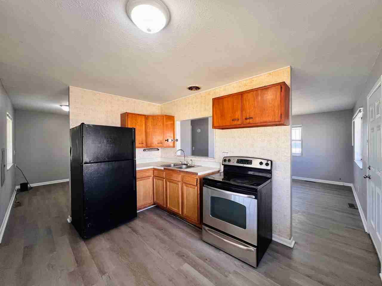 1217 Tecumseh St - Photo 7 of 14