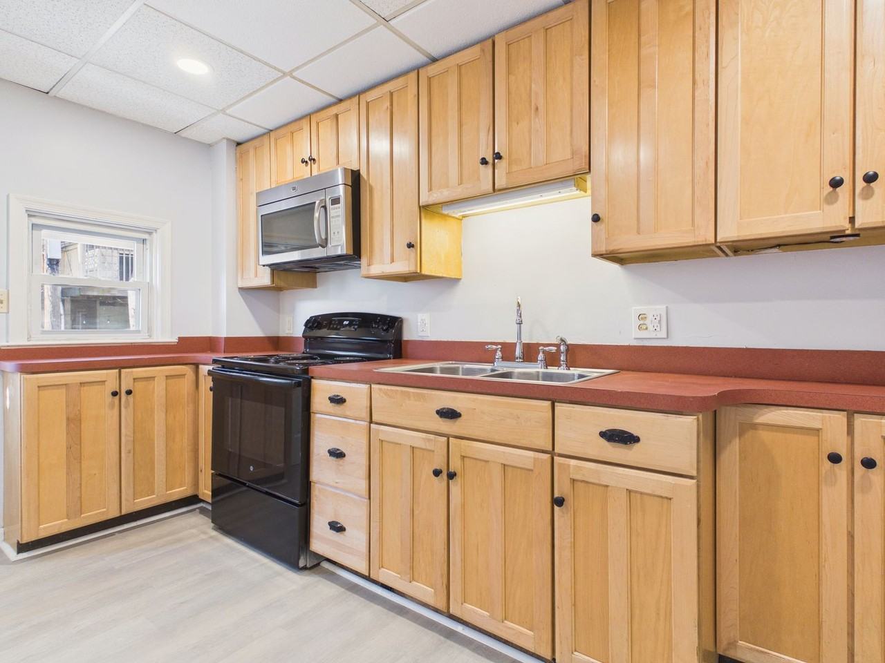 1320 Penn St - Photo 2 of 24