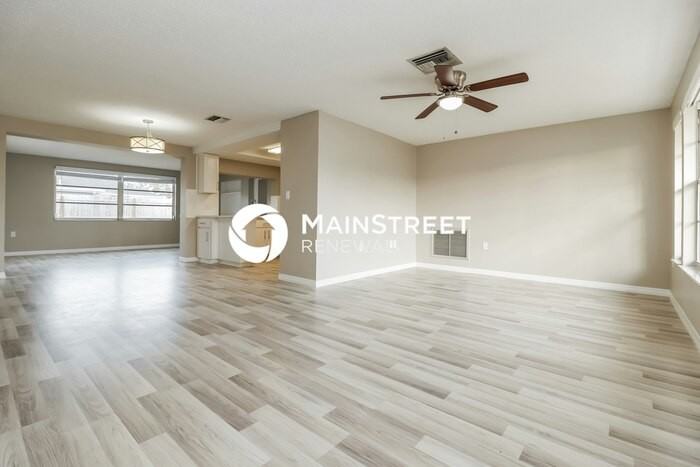 4301 Straits Ln - Photo 4 of 16