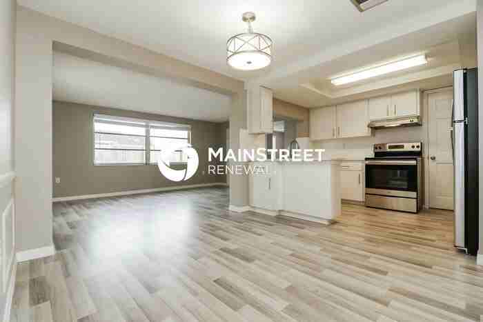 4301 Straits Ln - Photo 6 of 16