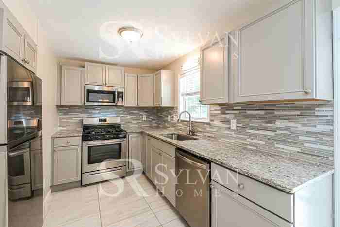 493 Stonemill Mnr - Photo 7 of 16