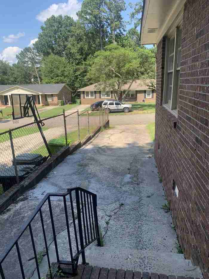 2009 Apple Valley Rd Apt B #B - Photo 2 of 28