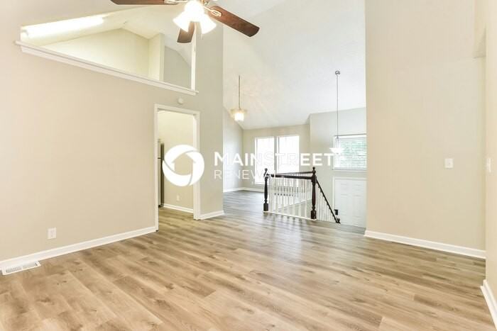 904 Conway Ln - Photo 3 of 15