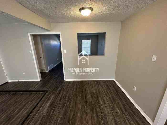 6313 Leamont Dr - Photo 4 of 14