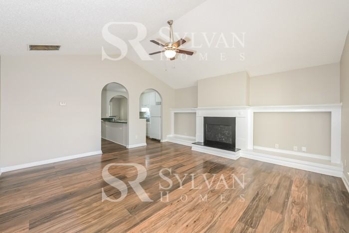 6380 Ariaal Dr - Photo 3 of 16