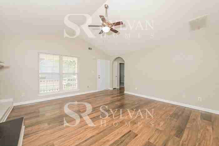 6380 Ariaal Dr - Photo 4 of 16