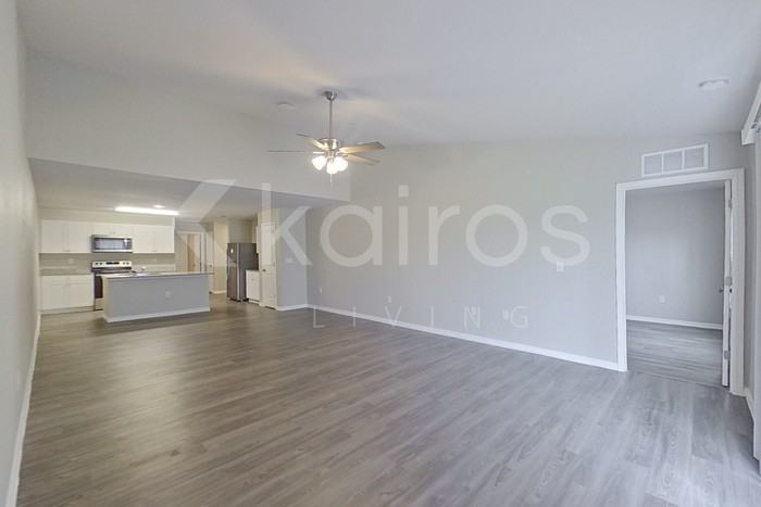 18326 Gibraltar Ln - Photo 5 of 21