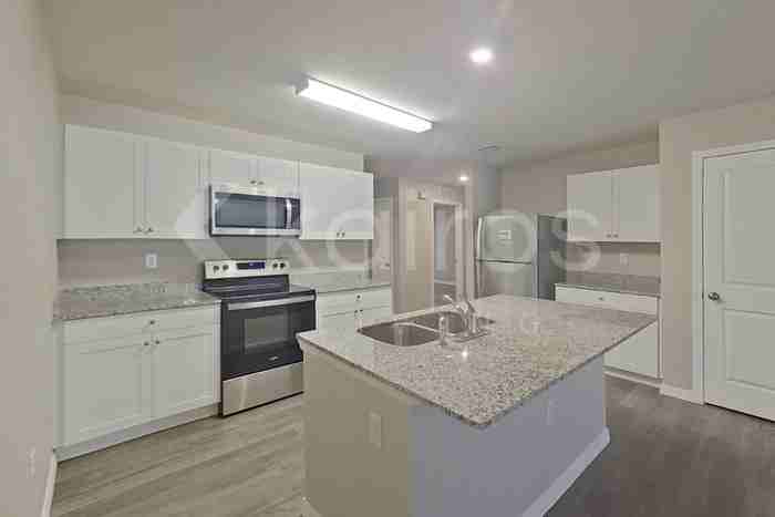 18326 Gibraltar Ln - Photo 6 of 21