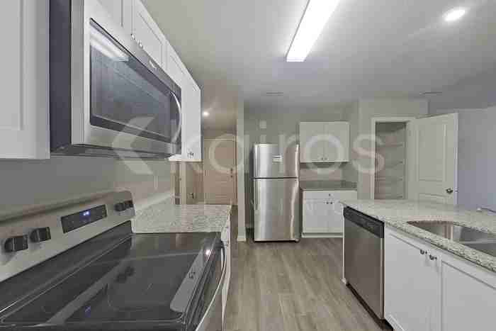 18326 Gibraltar Ln - Photo 7 of 21