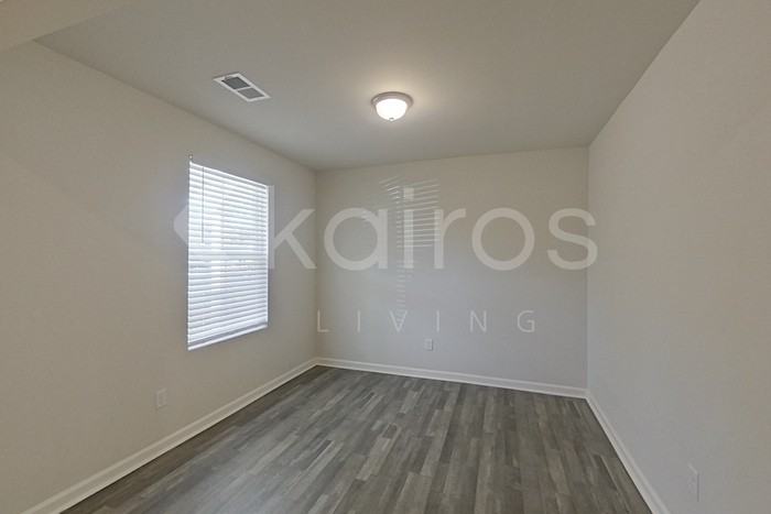 2513 Upland Cir Se - Photo 2 of 27