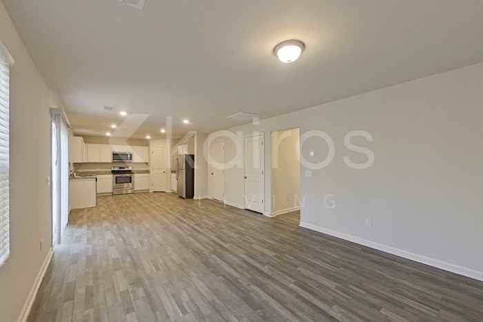 2513 Upland Cir Se - Photo 7 of 27