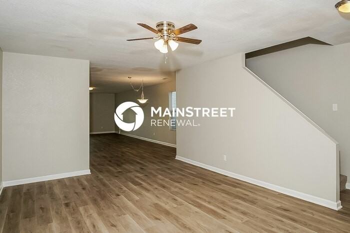 111 Lockport Dr - Photo 4 of 17