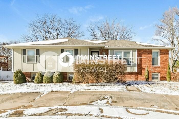 506 N Jefferson St - Photo 4 of 17