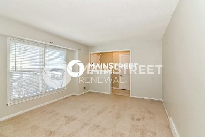 506 N Jefferson St - Photo 6 of 17