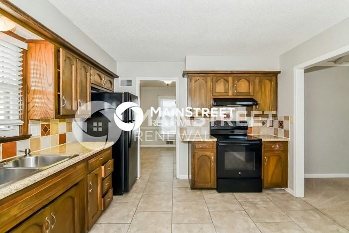 506 N Jefferson St - Photo 7 of 17