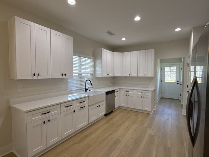 573 Reid St - Photo 5 of 16