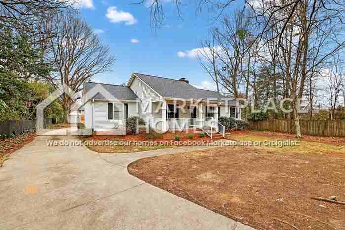 1119 Roper Mountain Rd - Photo 2 of 37