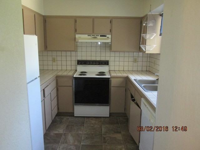 1337 Kimmerling Rd #B - Photo 3 of 10