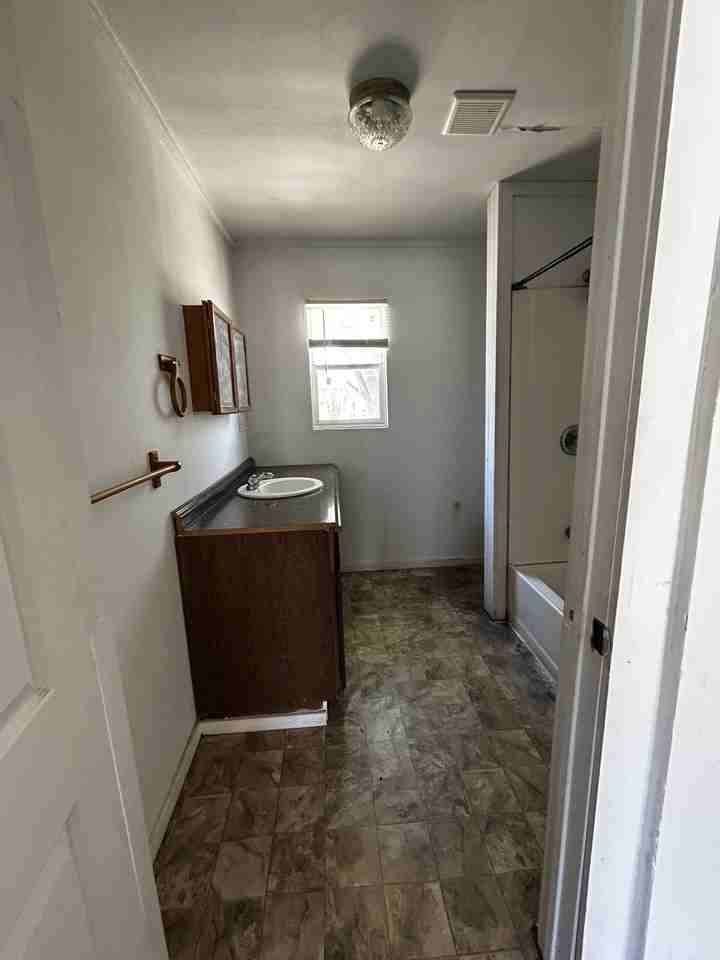 1405 Ward St #NA - Photo 2 of 4