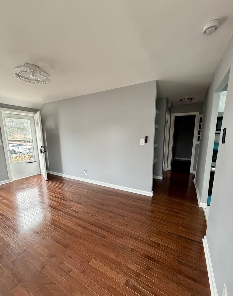 108 Wake St - Photo 2 of 12