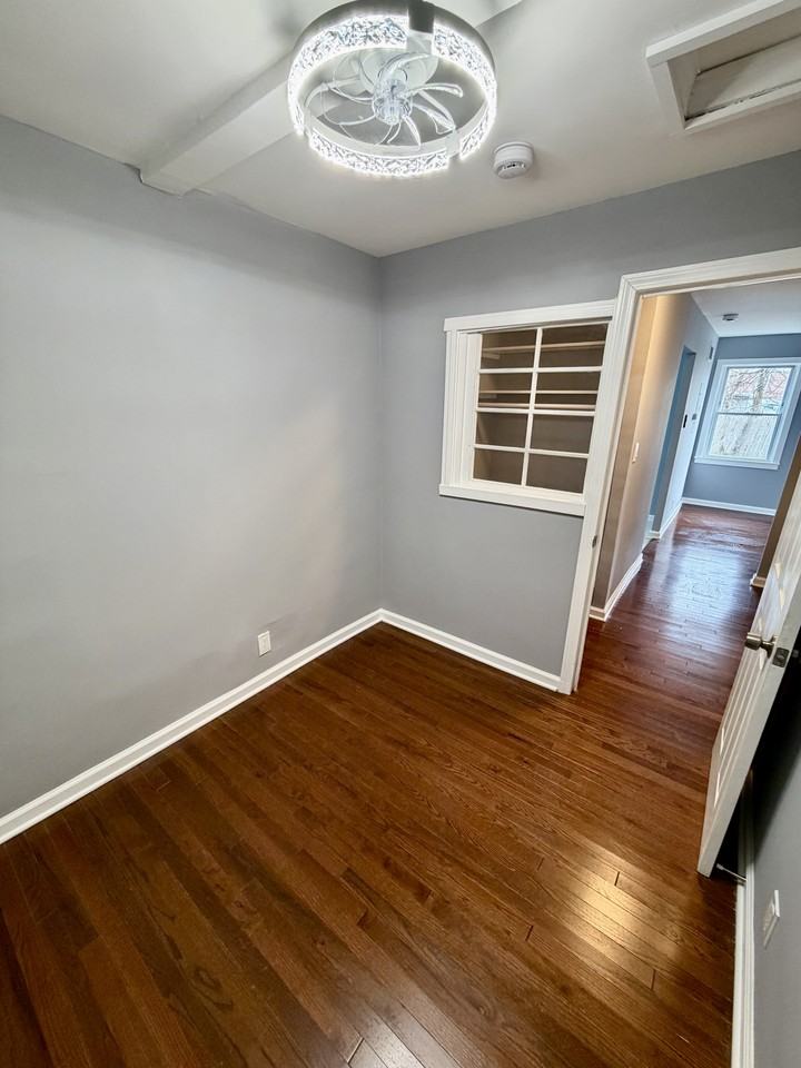 108 Wake St - Photo 7 of 12