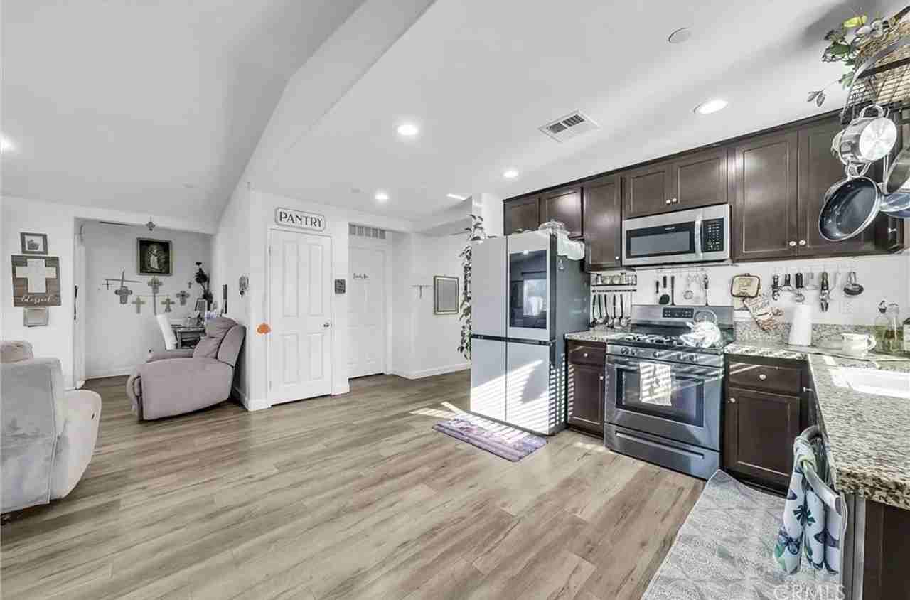 29427 Linden Pl #NA - Photo 2 of 19