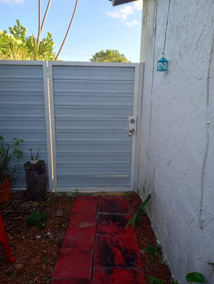 385 Nw 17th Ct #NA - Photo 7 of 16