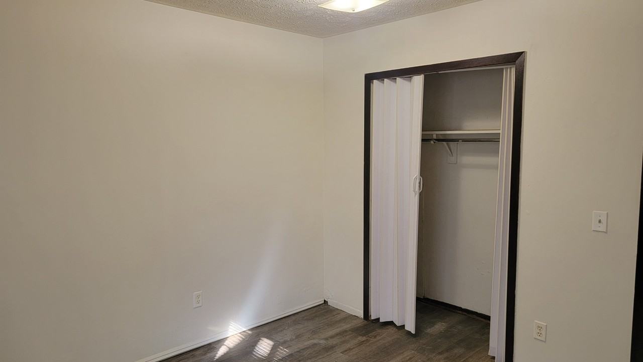 417 Sherman St #104 - Photo 3 of 12